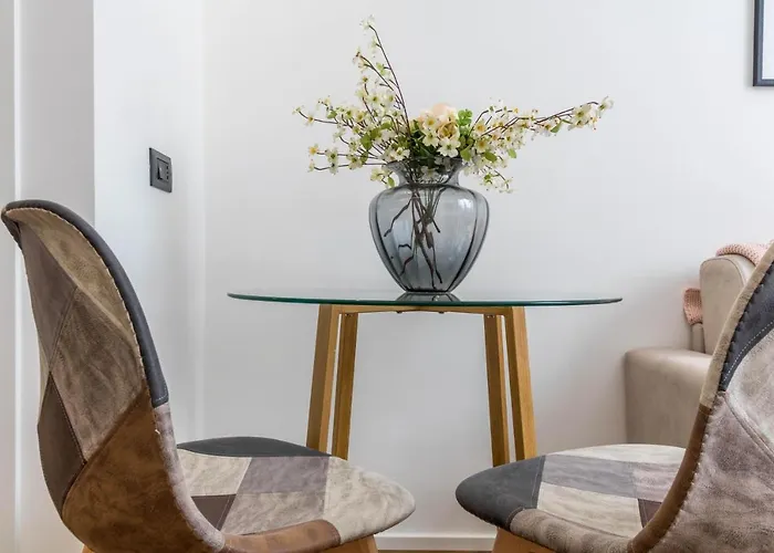 Central & Cozy Apartment In Milan Via Disciplini